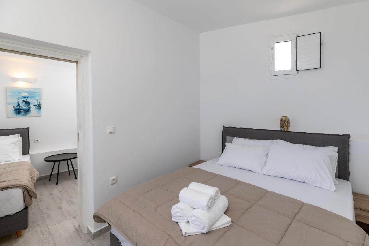 Villa Ostrich Fira  Exteriör bild