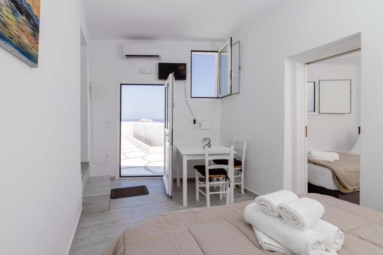 Villa Ostrich Fira  Exteriör bild